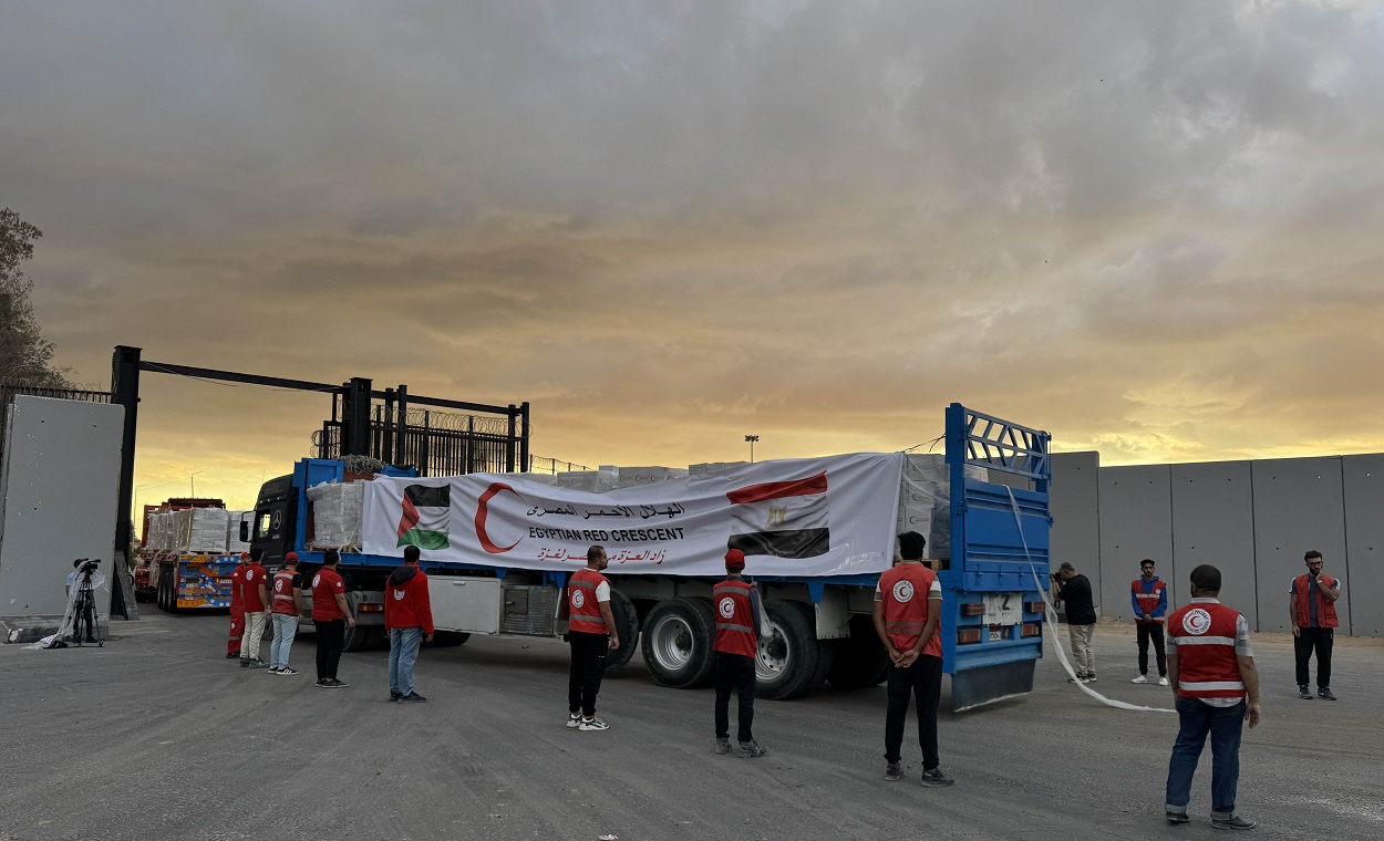 Israel vuelve a atacar en Gaza y suspende de nuevo la entrada de ayuda humanitaria. EP