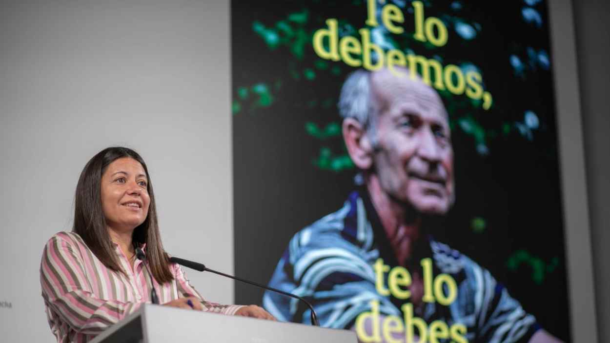 La consejera de Bienestar Social, Bárbara García Torijano, ha presentado la campaña contra la soledad no deseada. JCCM.