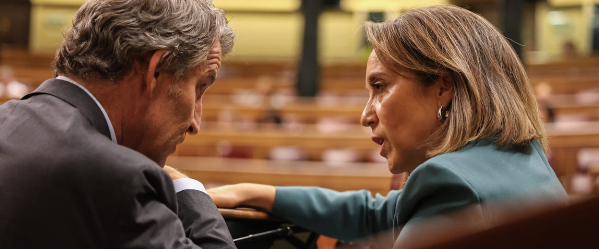 El PP defendió en su programa electoral eliminar los cambios horarios pese a criticar a Sánchez por su propuesta