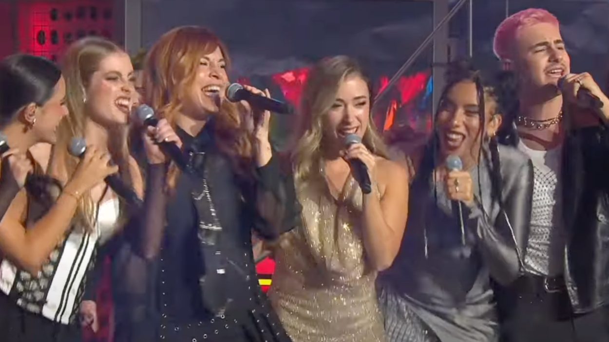 Leire Martínez cantando los concursantes de 'OT 2025'