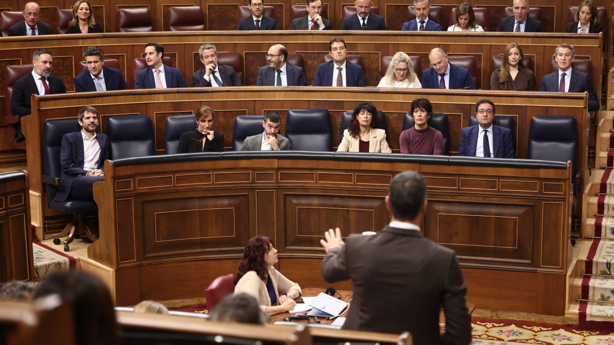 Sánchez y Feijóo se reprochan lapsus, casos de corrupción y datos económicos. EP.