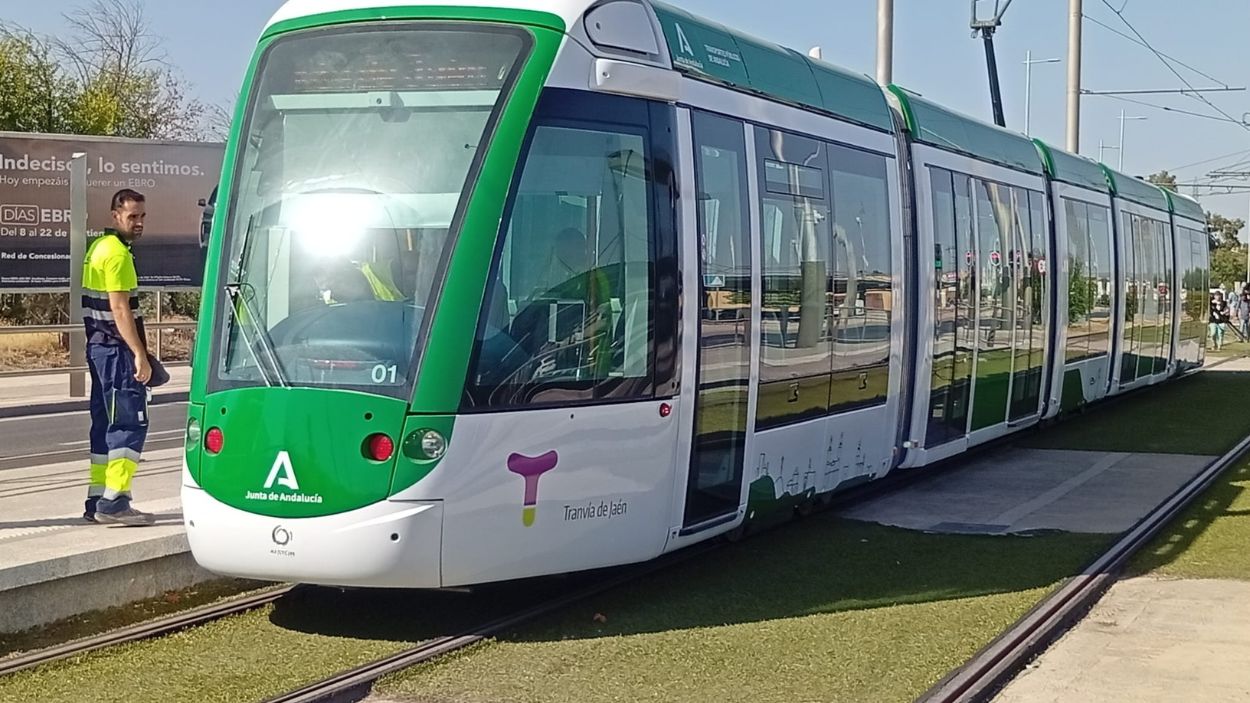 Tranvía de Jaén en un viaje de prueba
