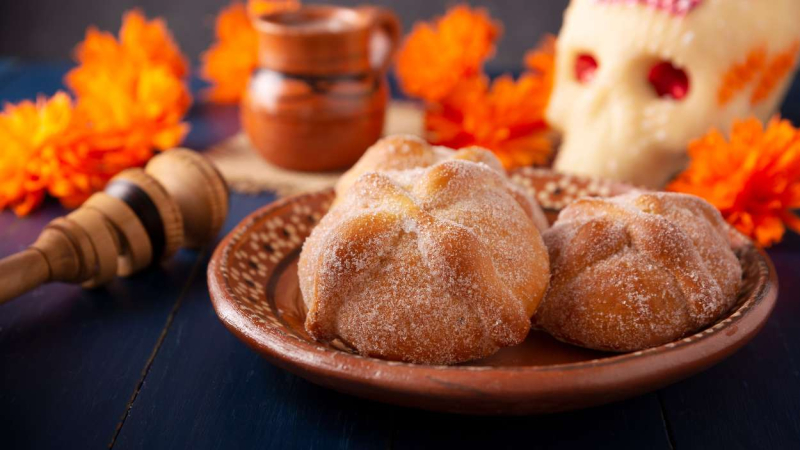 El pan de muerto es una receta tradicional mexicana El pan de muerto es una receta tradicional mexicana