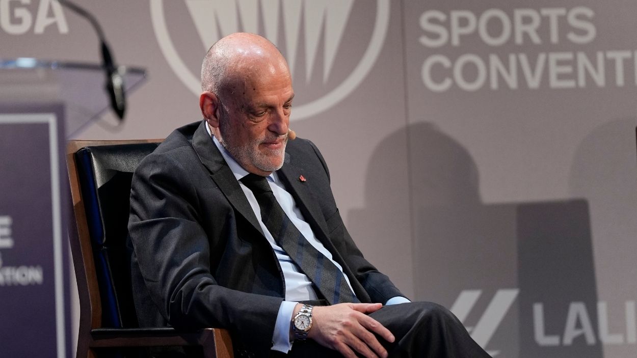 El presidente de LaLiga, Javier Tebas, durante una de sus comparecencias. EP