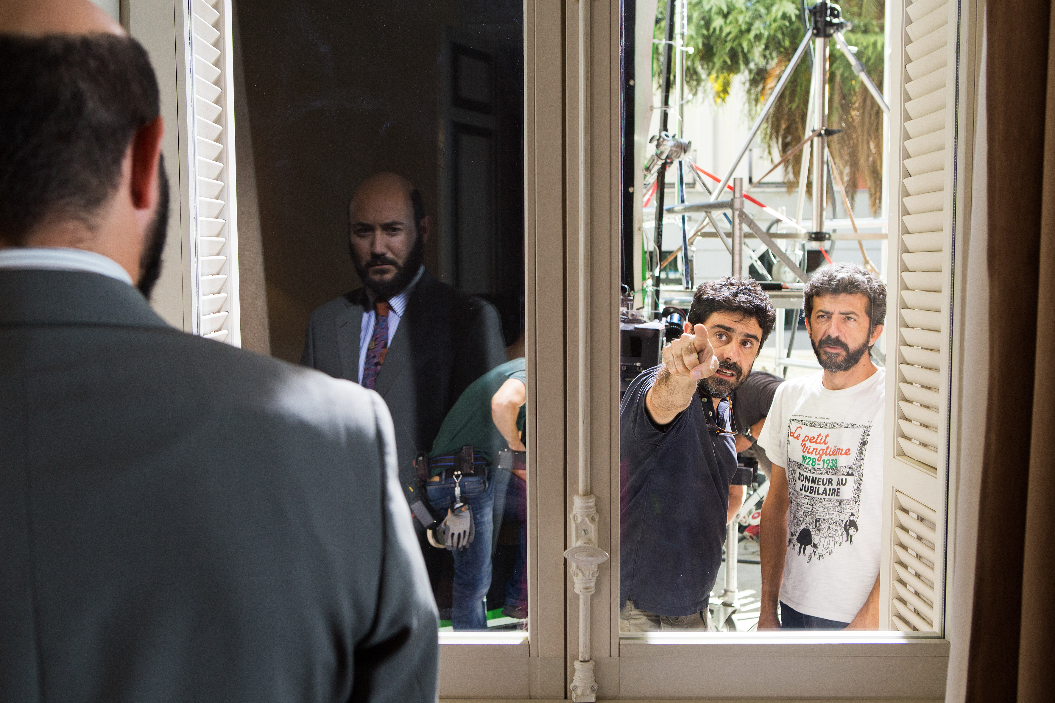 Alberto Rodríguez, durante un momento del rodaje de 'El hombre de las mil caras'.