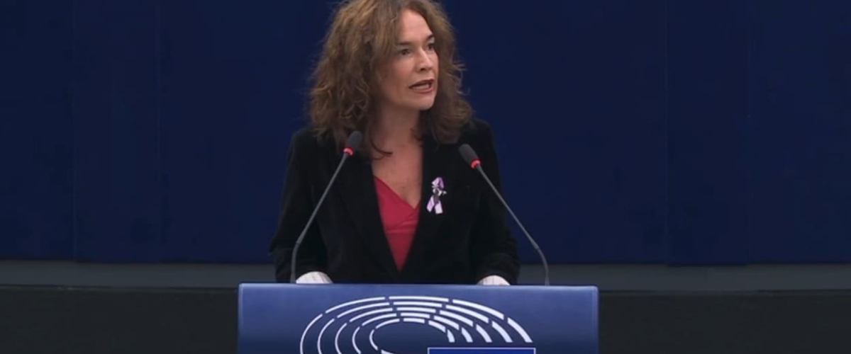 El "abandono" de Moreno Bonilla a las mujeres con cáncer llega a Europa: "Las privatizaciones cuestan vidas"