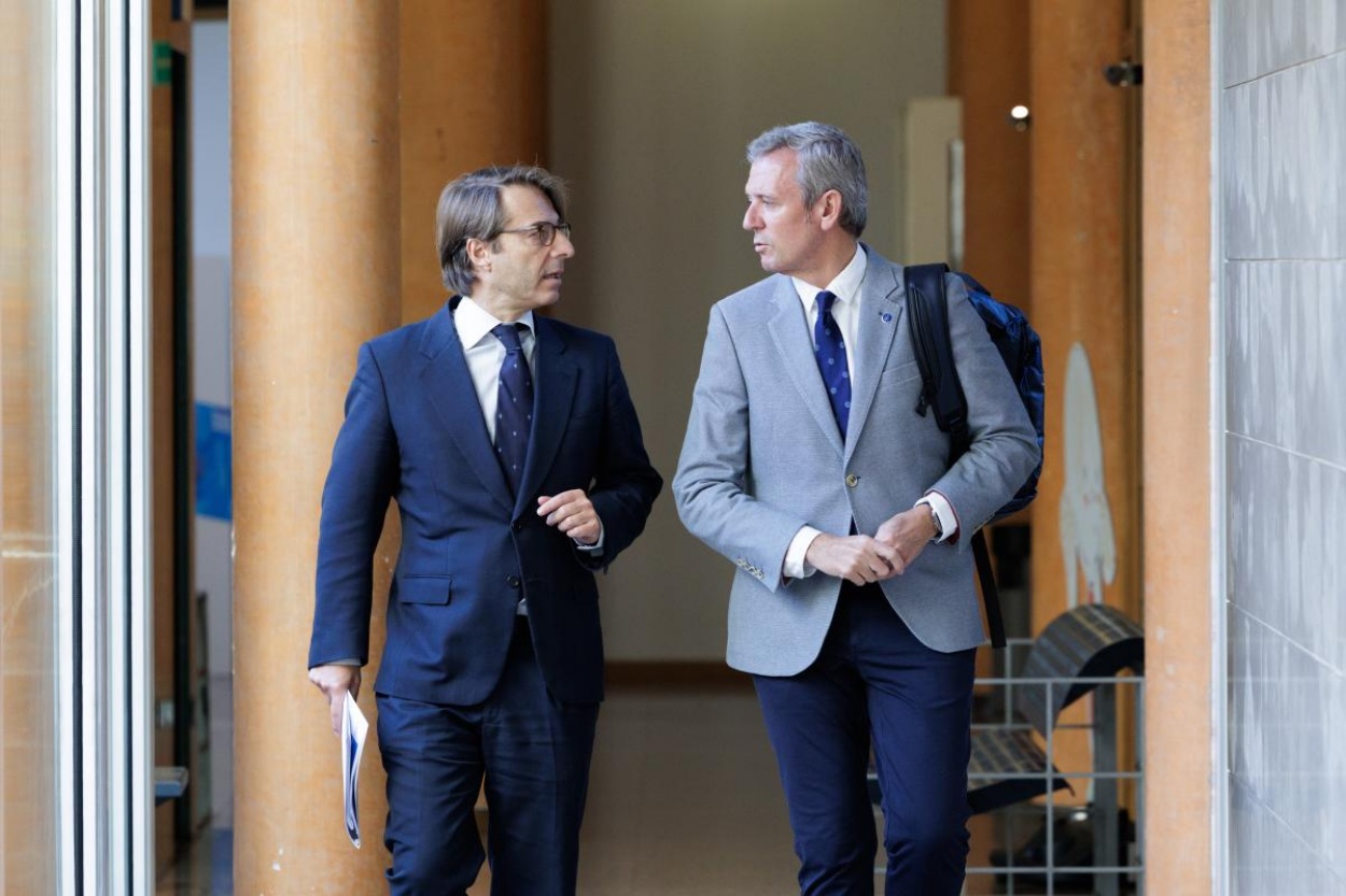 Rueda y Corgos antes de la comparecencia para presentar las cuentas de 2026 (Foto: Xunta de Galicia).