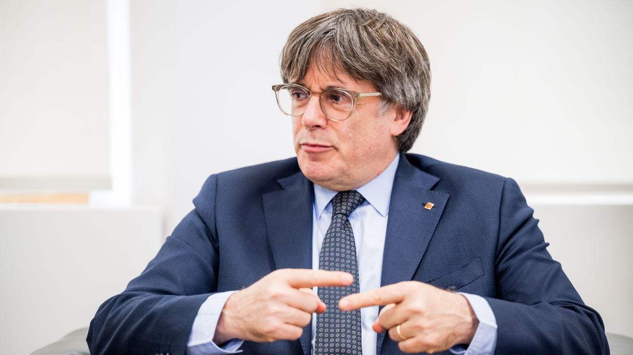 Puigdemont desliza una moción de censura y deja en manos de la militancia la ruptura con el PSOE. EP.