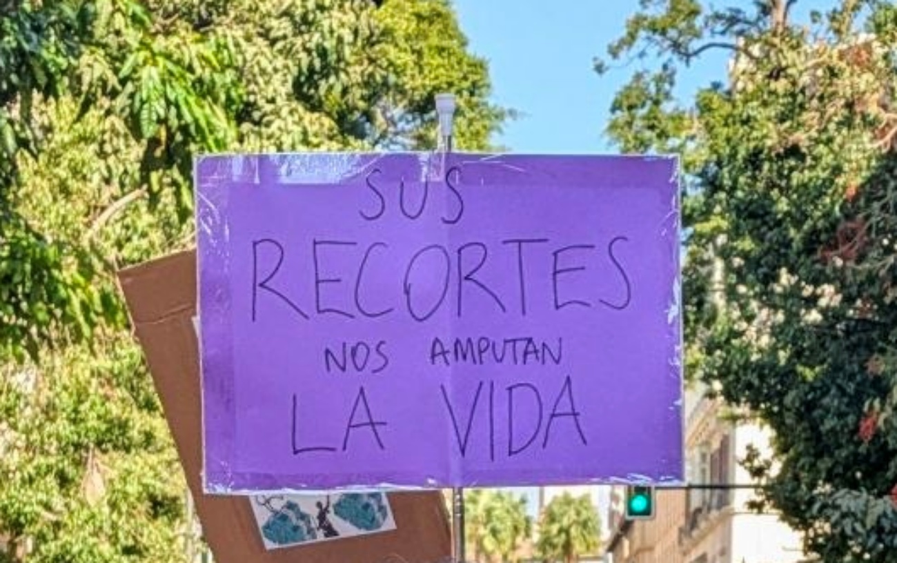 Pancarta de la concentración de mujeres andaluzas por los fallos en los programas de cribado. (Foto: EP) Pancarta de la concentración de mujeres andaluzas por los fallos en los programas de cribado. (Foto: EP)