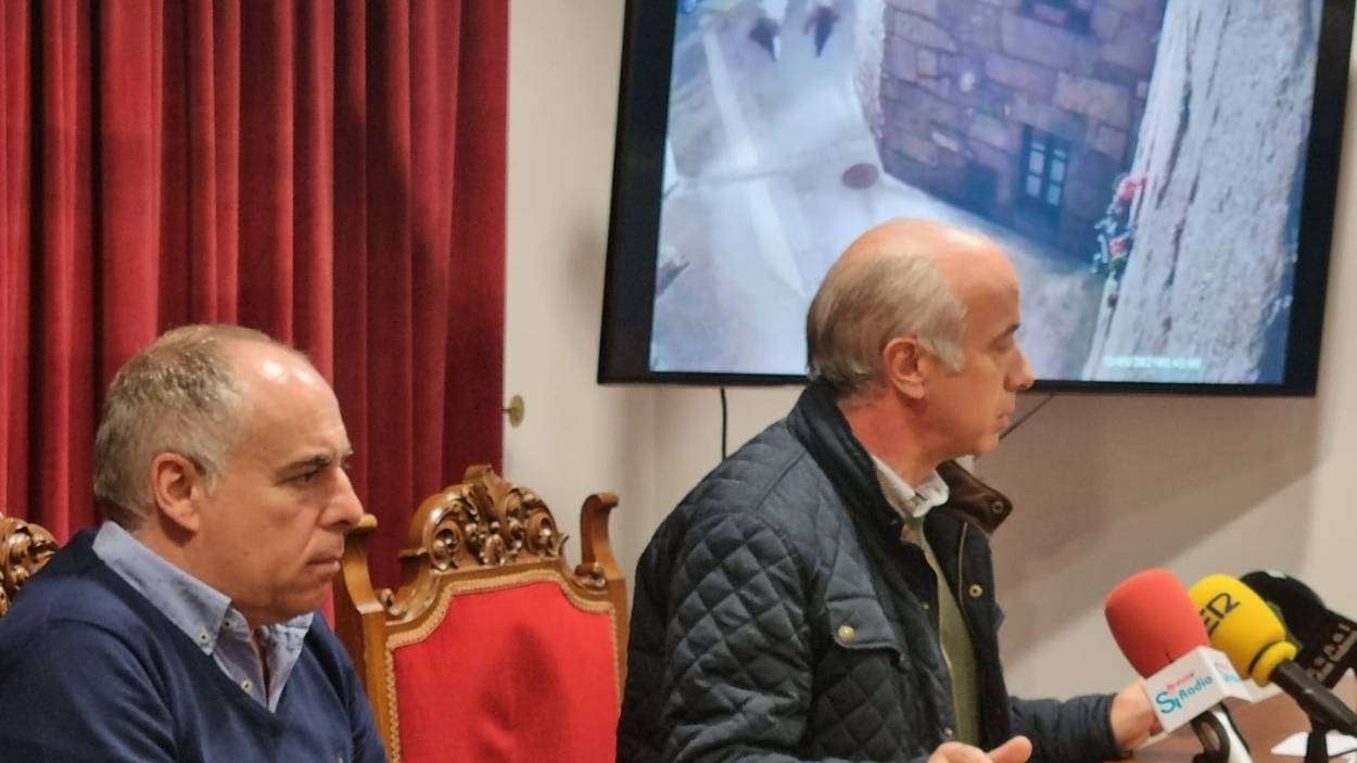 El alcalde de Vilanova de Arousa, Gonzalo Durán, en una rueda de prensa. Archivo. El alcalde de Vilanova de Arousa, Gonzalo Durán, en una rueda de prensa. Archivo.