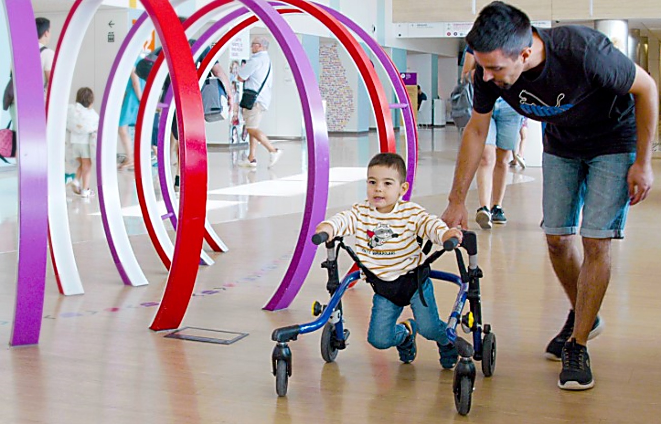 Dani, el niño malagueño que acaba de recibir una terapia génica experimental para la enfermedad ultra rara que padece. (Foto: Fundación Columbus).