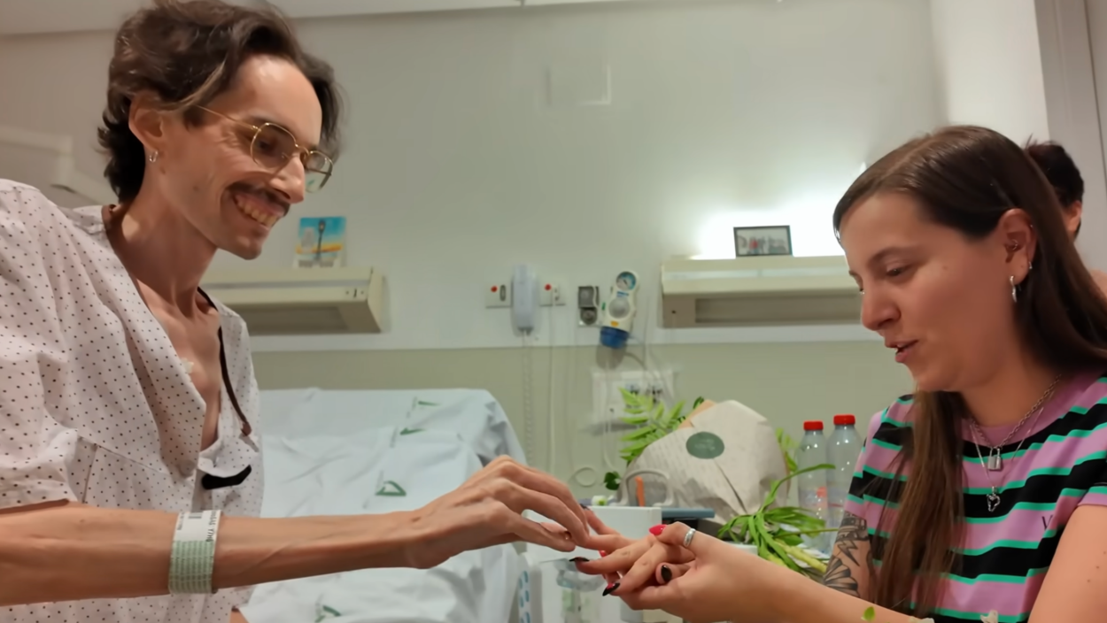 El influencer JuanJyoza casándose con su pareja (YOUTUBE) El influencer JuanJyoza casándose con su pareja (YOUTUBE)