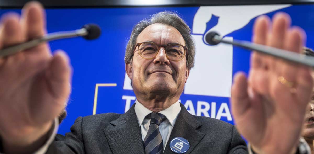 El expresidente Artur Mas poco antes de la rueda de prensa que ha ofrecido hoy después que el Tribunal Superior de Justicia de Cataluña (TSJC) le haya condenado.