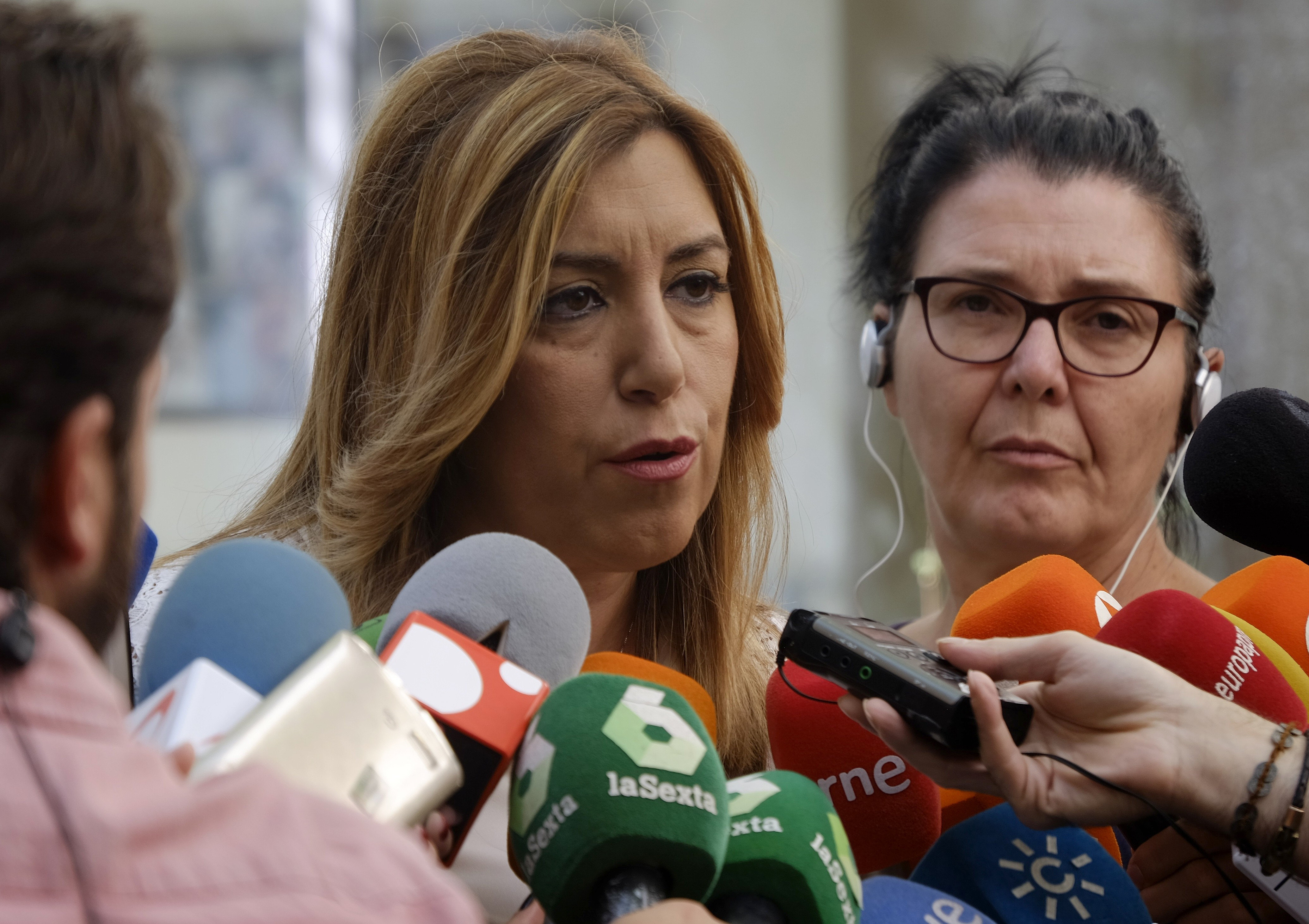 La presidenta de la Junta de Andalucía, Susana Díaz, en declaraciones a los periodistas.
