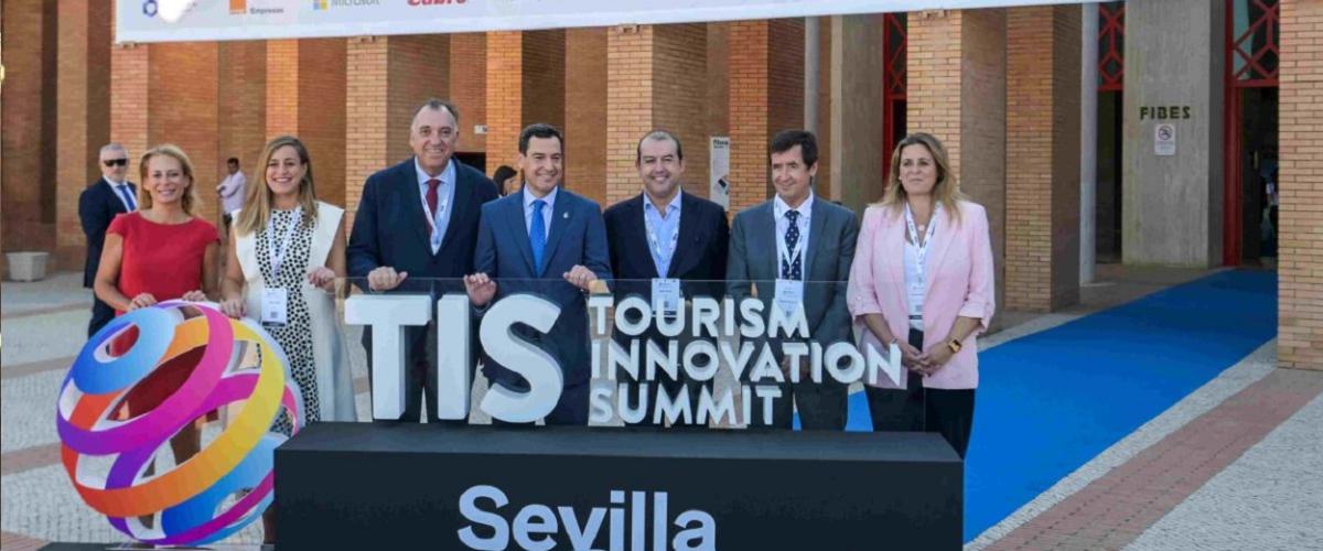 Juanma Moreno clausura TIS2025 y destaca el éxito de su sexta edición ante 8.197 profesionales del turismo Juanma Moreno clausura TIS2025 y destaca el éxito de su sexta edición ante 8.197 profesionales del turismo