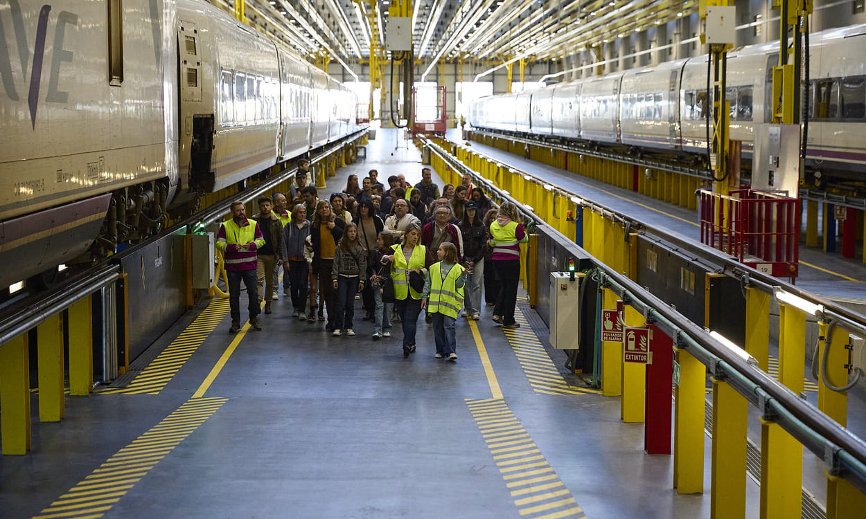Jornada de puertas abiertas en el Taller de Alta Velocidad de Fuencarral (Madrid). RENFE Jornada de puertas abiertas en el Taller de Alta Velocidad de Fuencarral (Madrid). RENFE