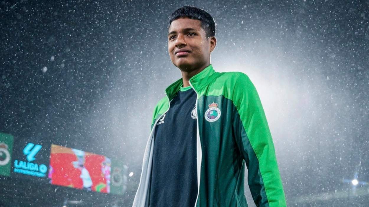 Jeremy Arévalo, durante un encuentro con el Racing de Santander. Web oficial del Real Racing Club de Santander