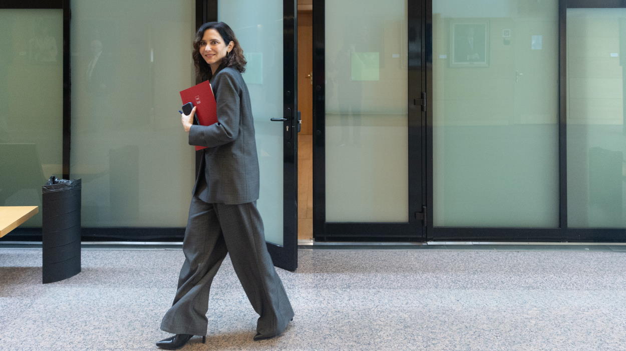 Ayuso esconde la información del contrato a su exalumna con la misma estrategia que tumbó el Supremo en el caso Madrid Network. EP. Ayuso esconde la información del contrato a su exalumna con la misma estrategia que tumbó el Supremo en el caso Madrid Network. EP.