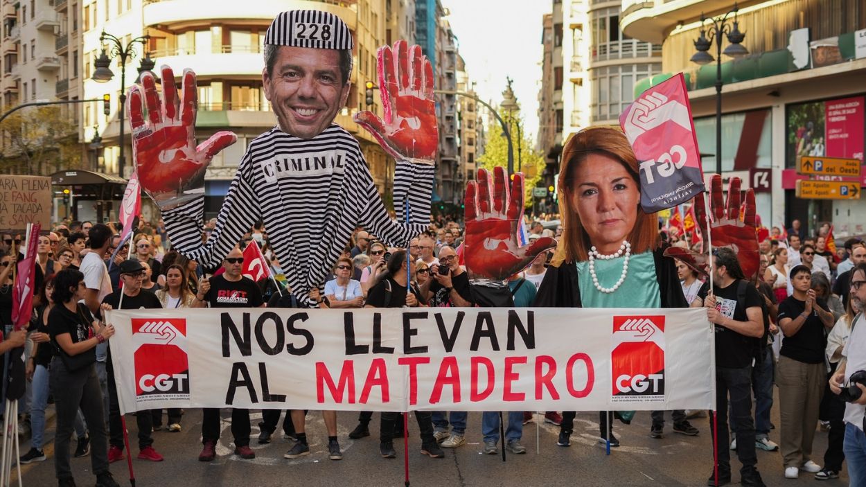 Manifestación contra la gestión de Mazón durante la Dana (Valencia).  Manifestación contra la gestión de Mazón durante la Dana (Valencia).