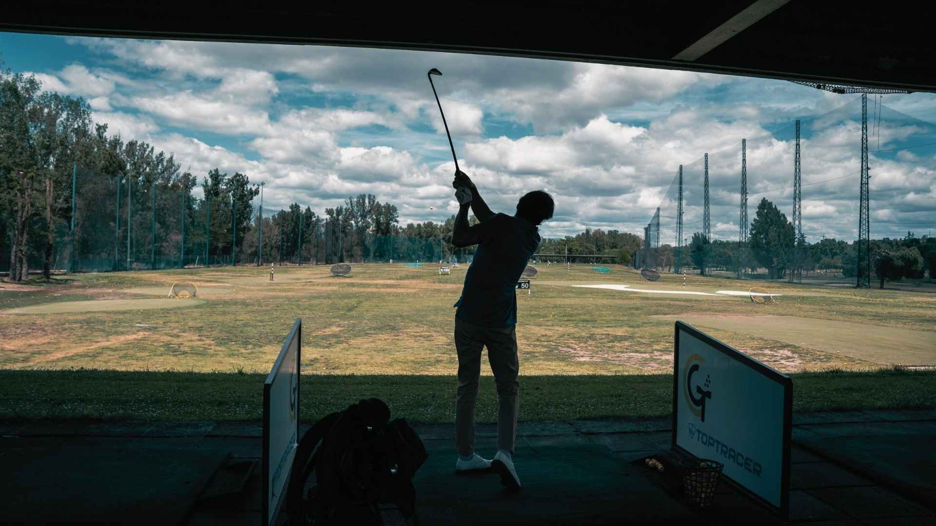 Imagen de recurso de una persona jugando al golf. EP/Archivo.
