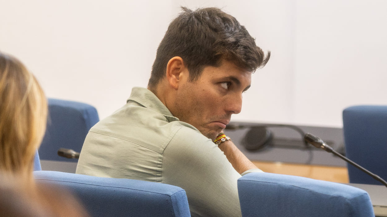Vito Quiles durante una rueda de prensa en el Congreso de los Diputados. EP. Vito Quiles durante una rueda de prensa en el Congreso de los Diputados. EP.