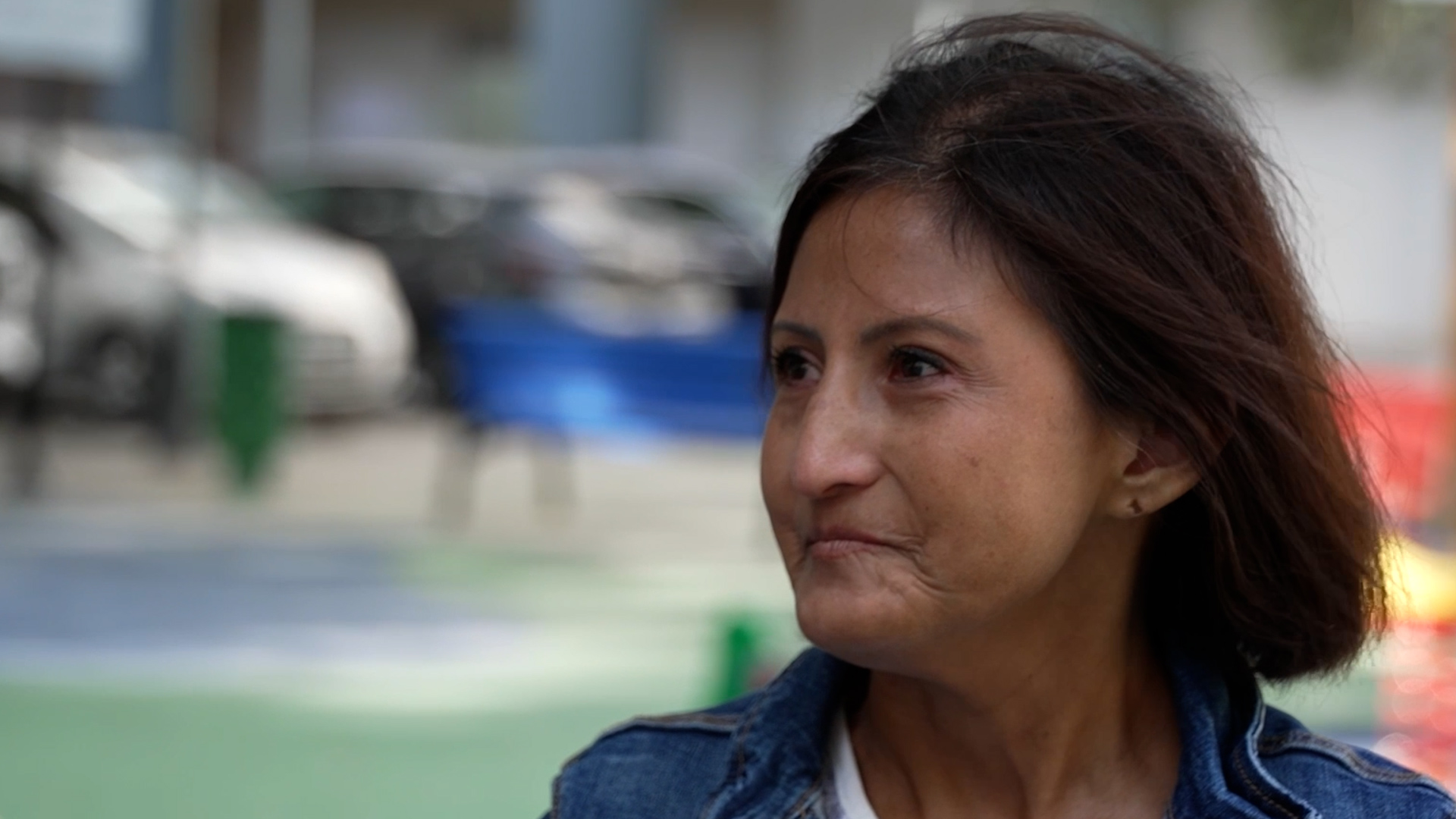 Ilosva, víctima de la DANA, atiende a ElPlural.com Ilosva, víctima de la DANA, atiende a ElPlural.com