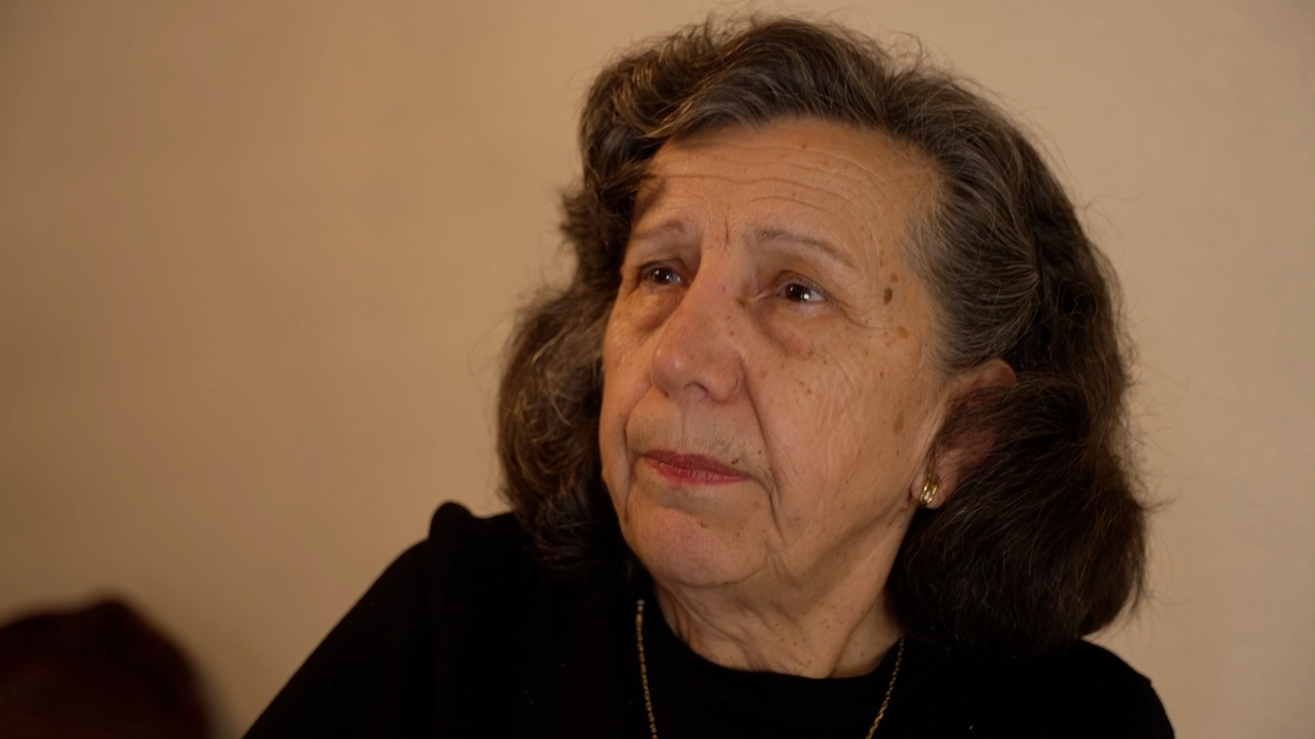 Dolores vive por la búsqueda de Justicia, y se lo cuenta a su marido y a sus hijos aunque ya no estén con ella Dolores vive por la búsqueda de Justicia, y se lo cuenta a su marido y a sus hijos aunque ya no estén con ella