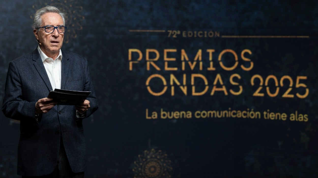 Iñaki Gabilondo leyendo el fallo de los Premios Ondas 2025 Iñaki Gabilondo leyendo el fallo de los Premios Ondas 2025