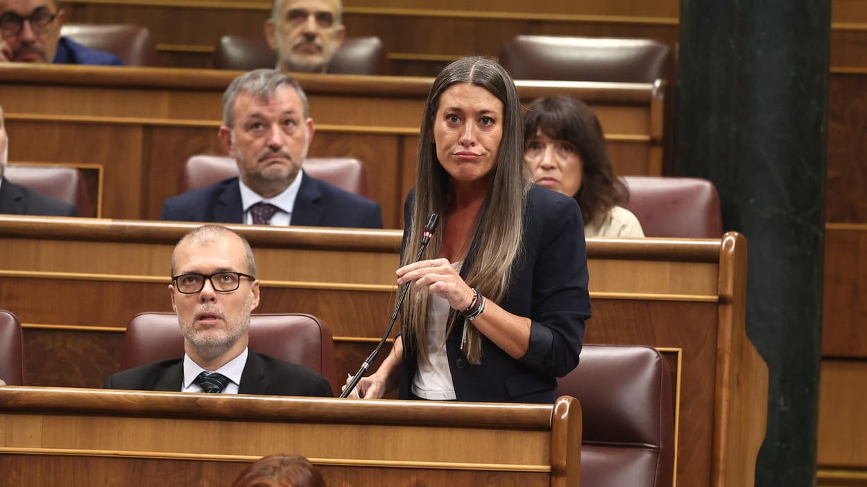 La portavoz de Junts en el Congreso, Miriam Nogueras, interviene durante una sesión de control al Gobierno, en el Congreso de los Diputados. EP.
