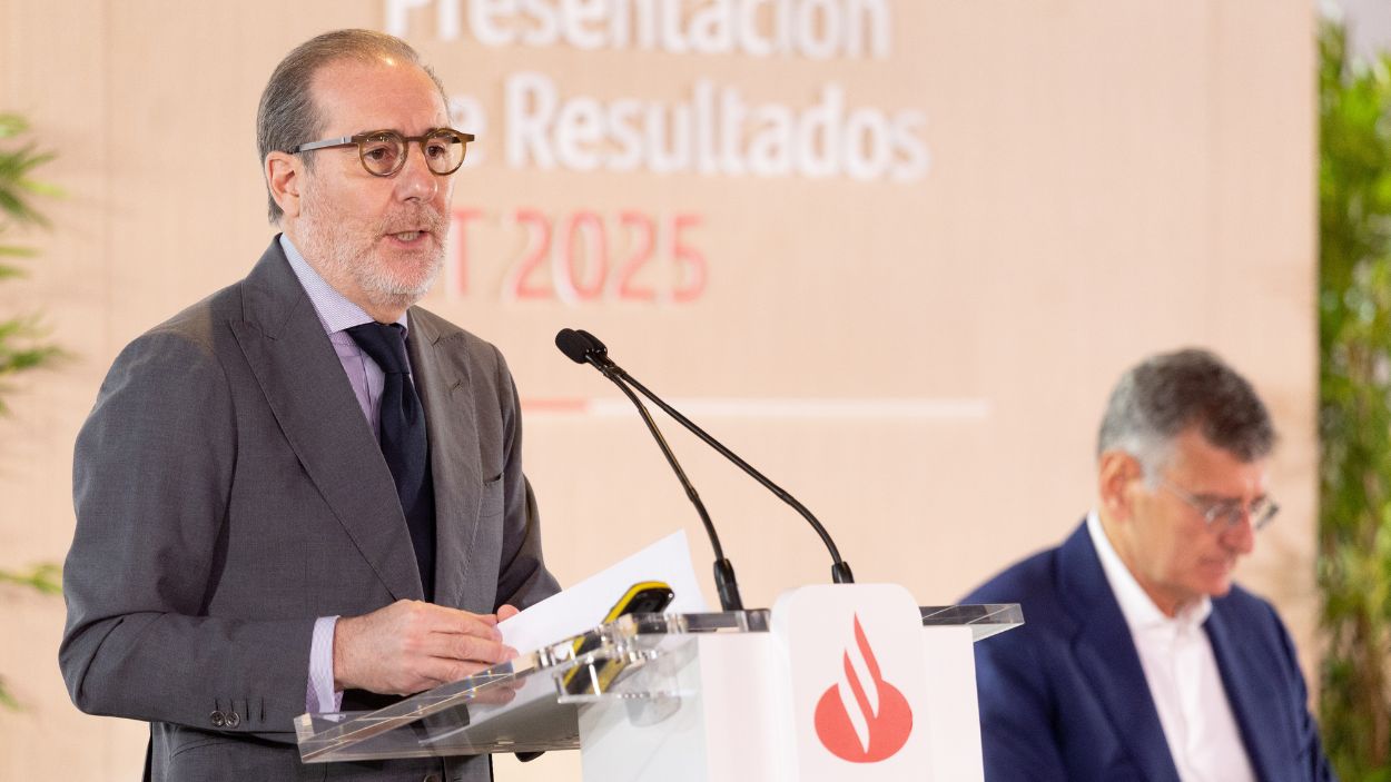 El consejero delegado, Héctor Grisi, durante una rueda de prensa, en la Ciudad del Grupo Santander