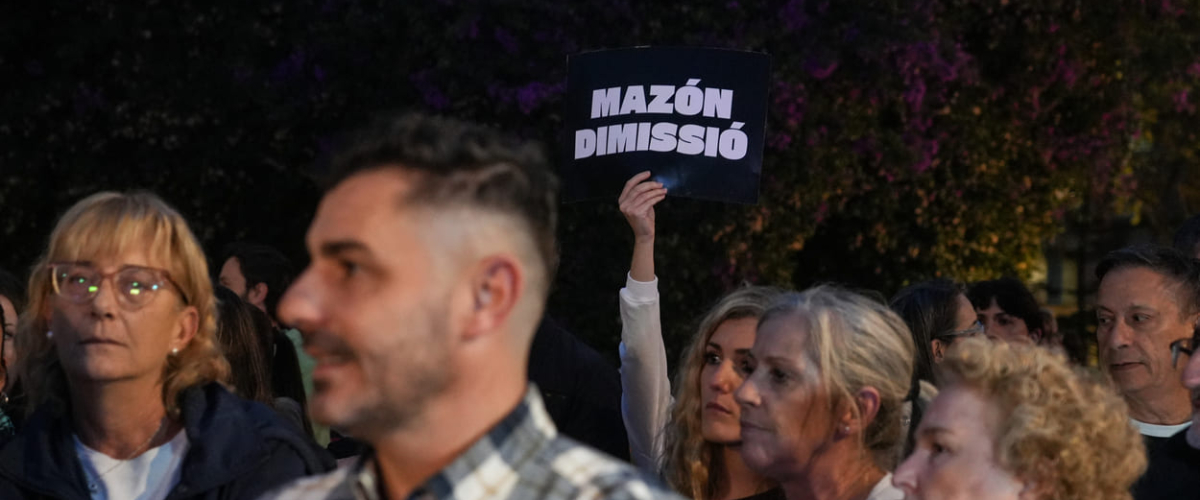 Los insultos y el rechazo de las víctimas, protagonistas ante la presencia de Mazón en el funeral de Estado: «Rata cobarde» Los insultos y el rechazo de las víctimas, protagonistas ante la presencia de Mazón en el funeral de Estado: «Rata cobarde»
