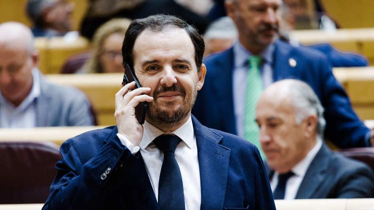 El senador del PP Alejo Joaquín Miranda de Larra Arnaiz durante una sesión plenaria. EP/Archivo.