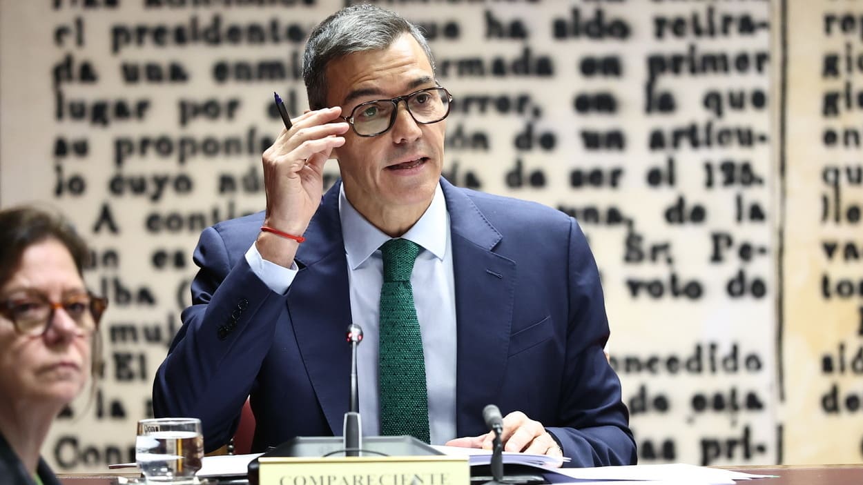 El presidente del Gobierno, Pedro Sánchez, comparece ante la Comisión de Investigación sobre el 'caso Koldo', en el Senado, a 30 de octubre de 2025. EP. El presidente del Gobierno, Pedro Sánchez, comparece ante la Comisión de Investigación sobre el 'caso Koldo', en el Senado, a 30 de octubre de 2025. EP.
