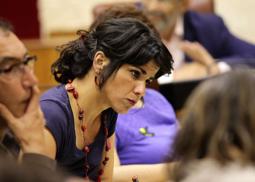 Teresa Rodríguez durante la sesión de Investidura de Susana Díaz
