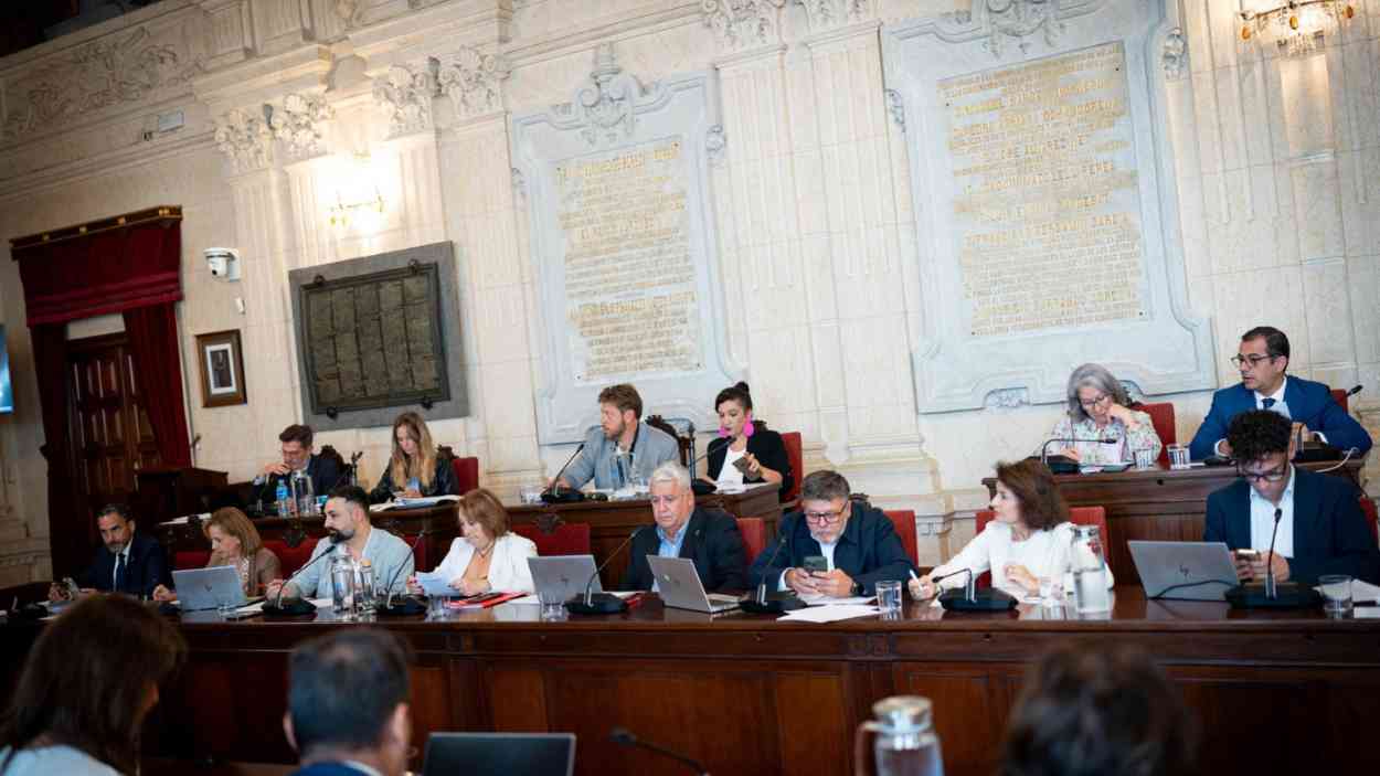 Pleno en el Ayuntamiento de Málaga. Ayuntamiento Pleno en el Ayuntamiento de Málaga. Ayuntamiento