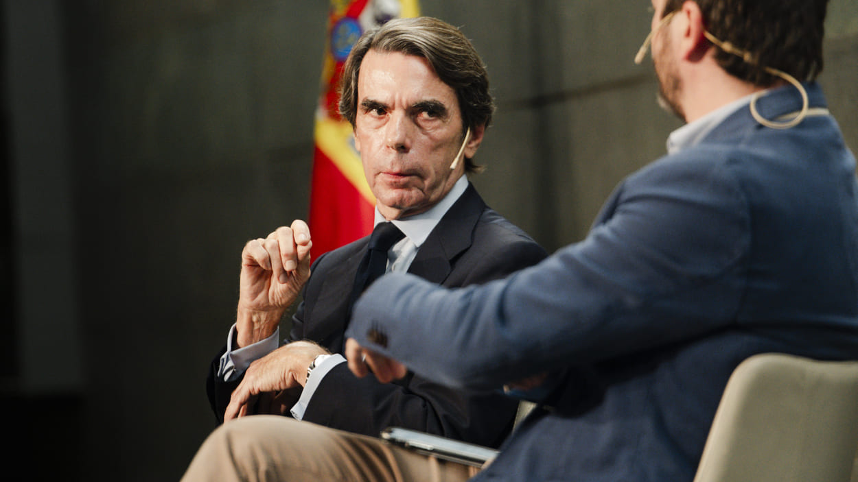 El expresidente del Gobierno, José María Aznar (i), durante la presentación de su libro ‘Orden y Libertad’, en el Auditorio Rafael del Pino, a 30 de octubre de 2025, en Madrid. EP. El expresidente del Gobierno, José María Aznar (i), durante la presentación de su libro ‘Orden y Libertad’, en el Auditorio Rafael del Pino, a 30 de octubre de 2025, en Madrid. EP.