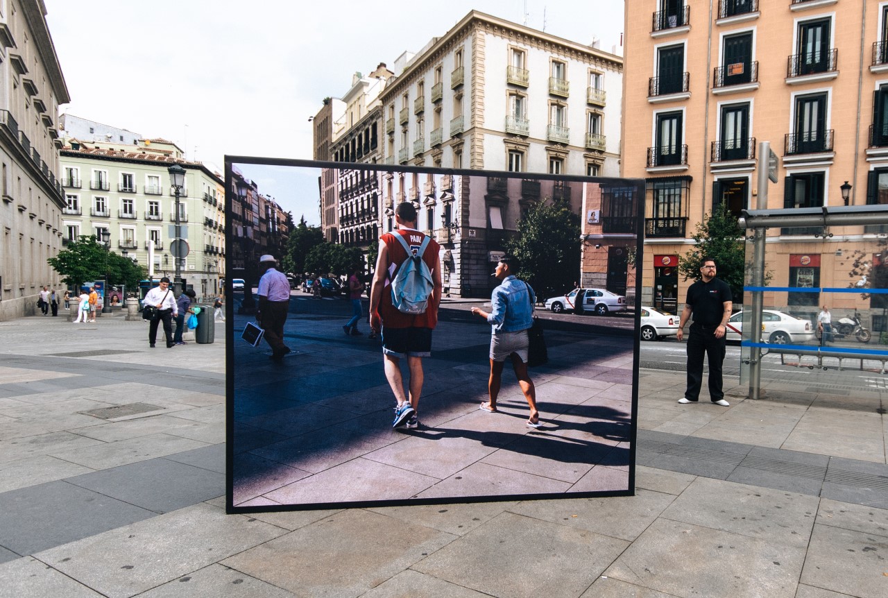 La madrileña plaza de Ópera testa la salud de la fotografía callejera