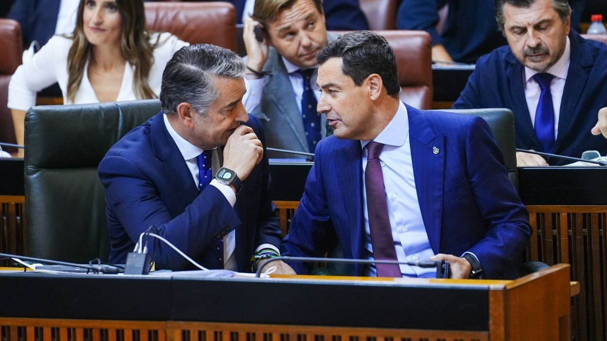 Consejero de Sanidad, Antonio Sanz, y presidente de la Junta de Andalucía, Moreno Bonilla / EP Consejero de Sanidad, Antonio Sanz, y presidente de la Junta de Andalucía, Moreno Bonilla / EP