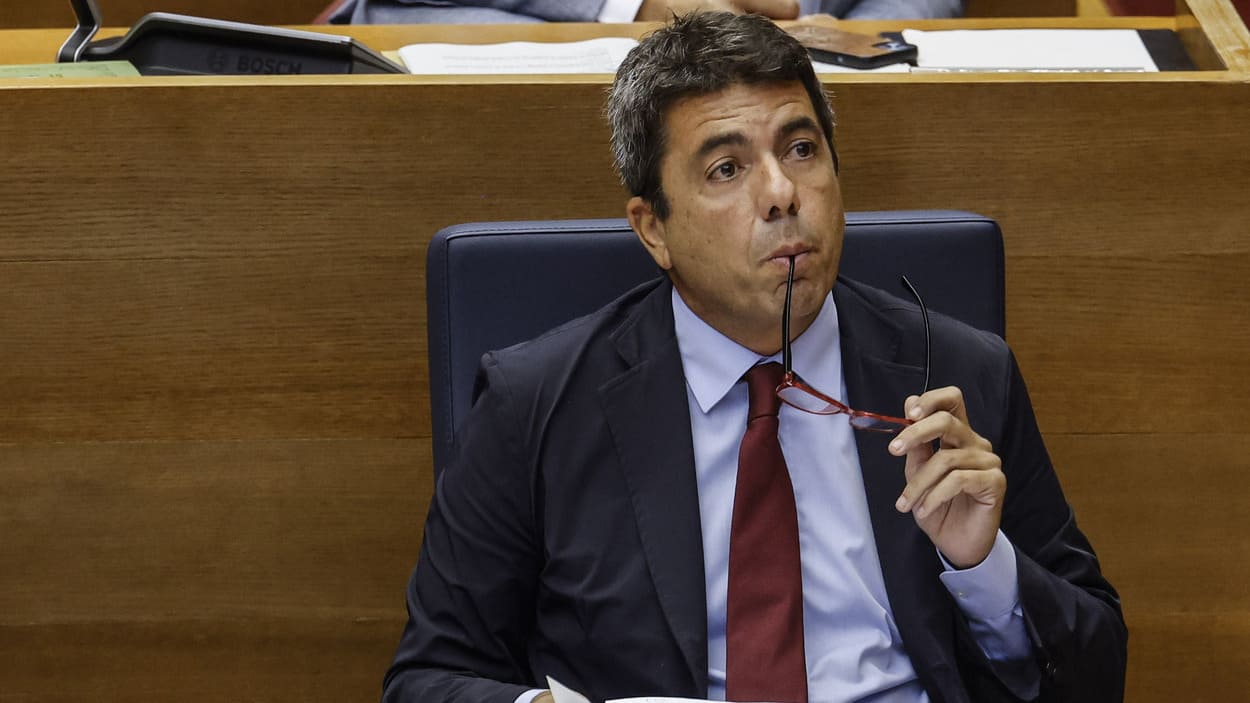 El presidente de la Generalitat valenciana, Carlos Mazón, durante una sesión de control en Les Corts. EP. El presidente de la Generalitat valenciana, Carlos Mazón, durante una sesión de control en Les Corts. EP.