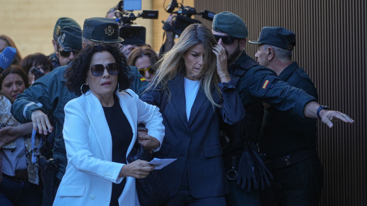 Maribel Vilaplana llega al juzgado de Catarroja. EP