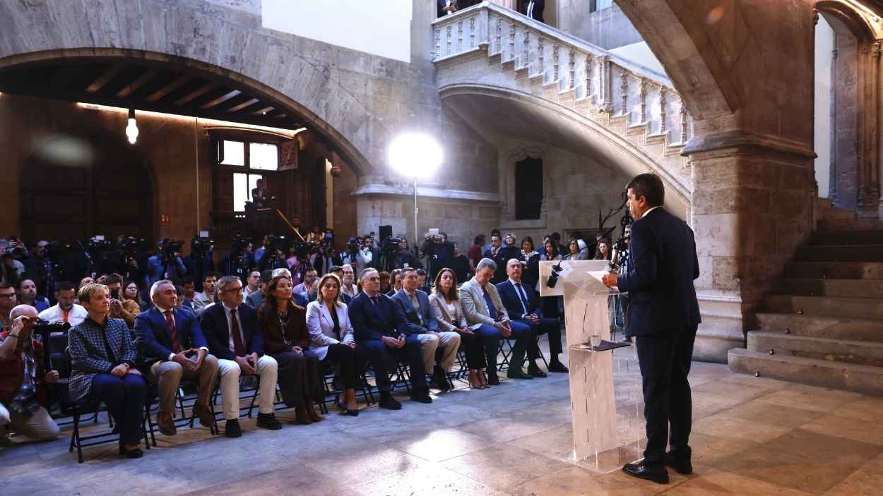El presidente de la Generalitat valenciana, Carlos Mazón, durante una declaración institucional, en el Palau de la Generalitat. EP. El presidente de la Generalitat valenciana, Carlos Mazón, durante una declaración institucional, en el Palau de la Generalitat. EP.
