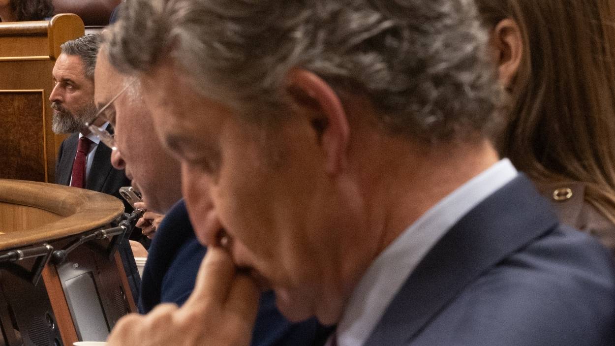 El presidente del Partido Popular Alberto Núñez Feijóo, y el líder de Vox, Santiago Abascal. EP.