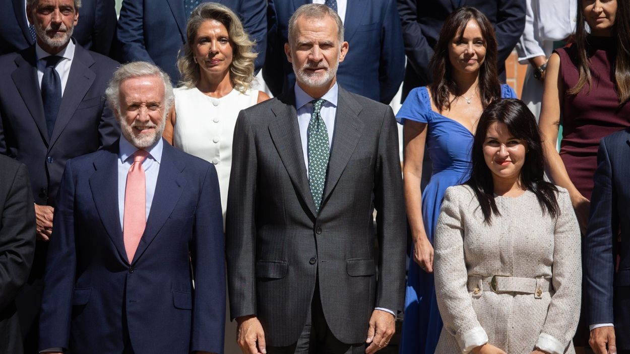 El Rey recibe a una representación del periódico digital ‘OkDiario’ por su décimo aniversario. EP