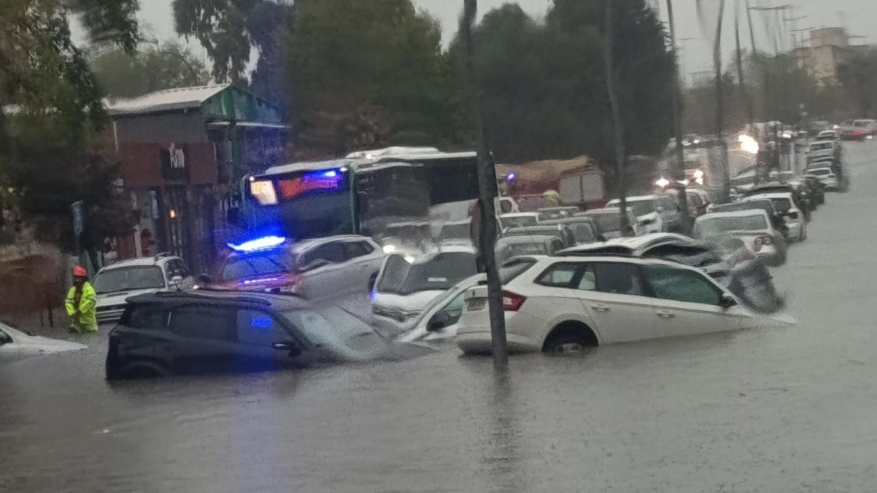 Inundaciones en la calle de la estación de autobuses de Cáceres a 5 de noviembre de 2025. EP.