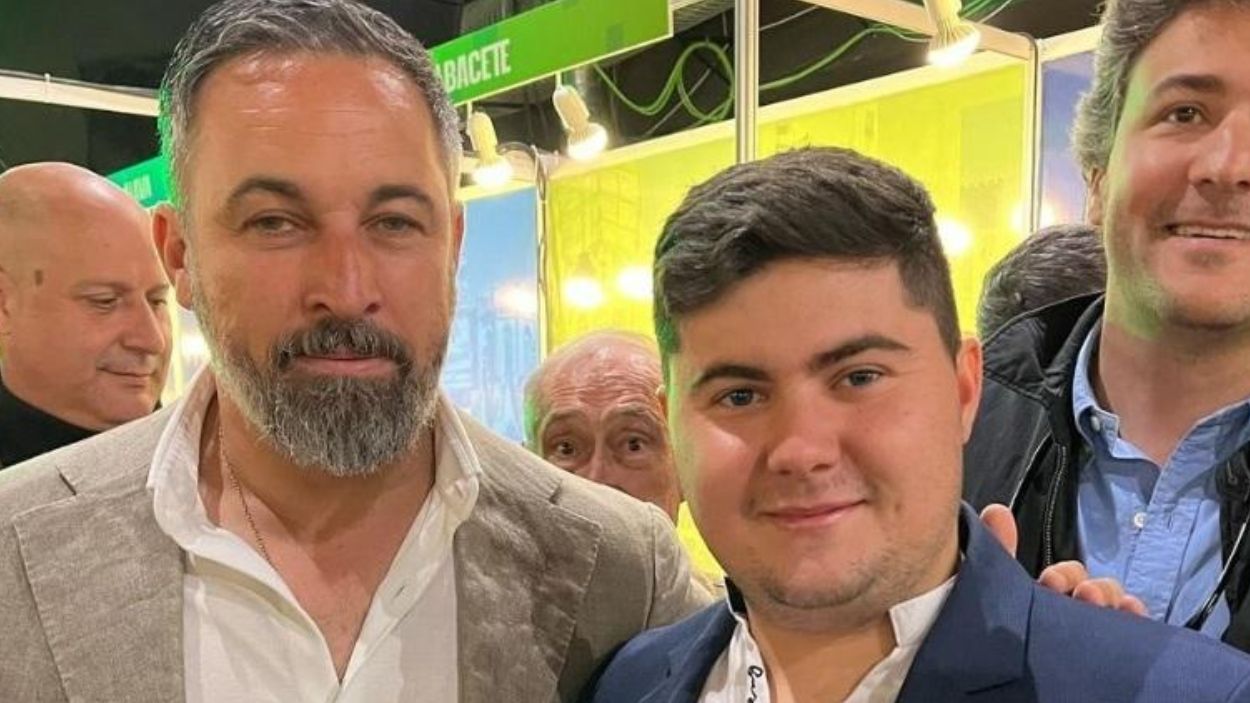Alejandro Llabrés junto a Santiago Abascal