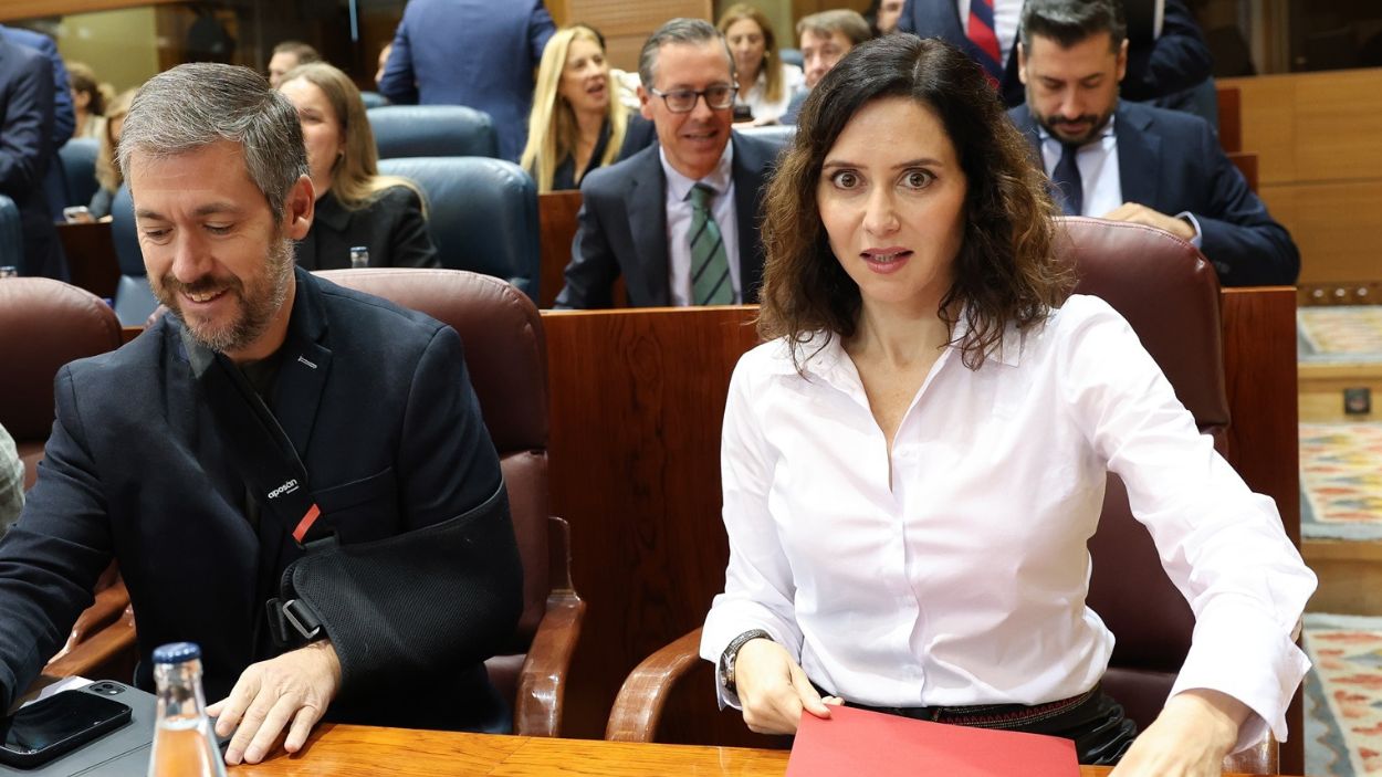 La presidenta de la Comunidad de Madrid, Isabel Díaz Ayuso, en su escaño de la Asamblea de Madrid durante la sesión de control. EP