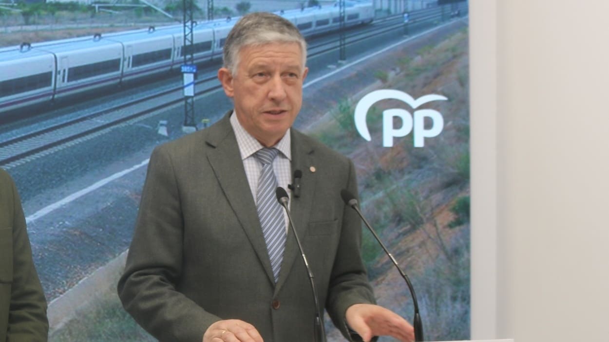 El senador del PP por Huelva, Carmelo Romero. EP.