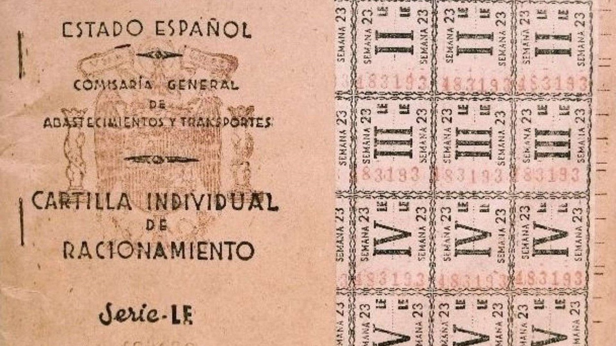 Imagen de recurso de una cartilla de racionamiento. Archivo.