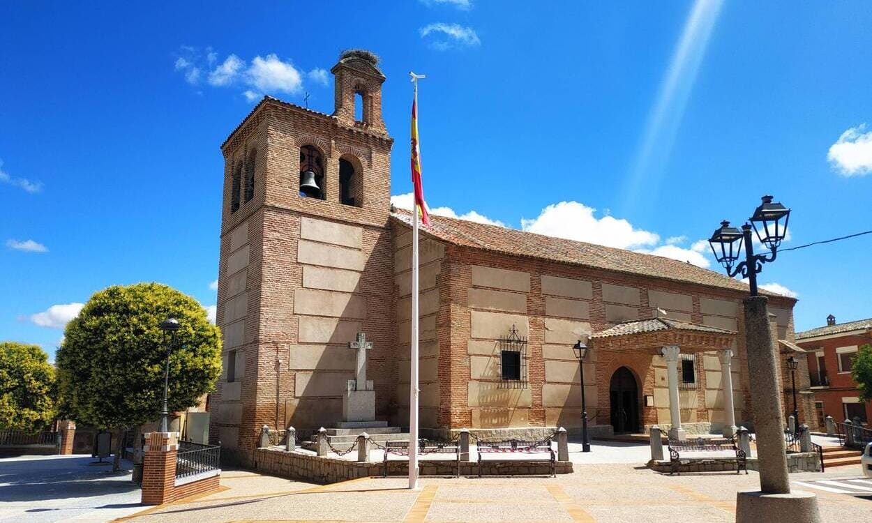 Iglesia renacentista de Domingo Pérez (Toledo). AYUNTAMIENTO DOMINGO PÉREZ
