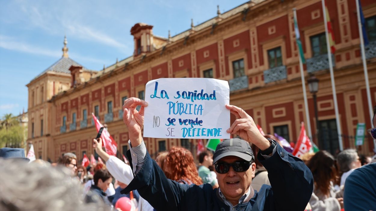 Manifestación en defensa de la sanidad pública en Sevilla. A 05 de abril de 2025
